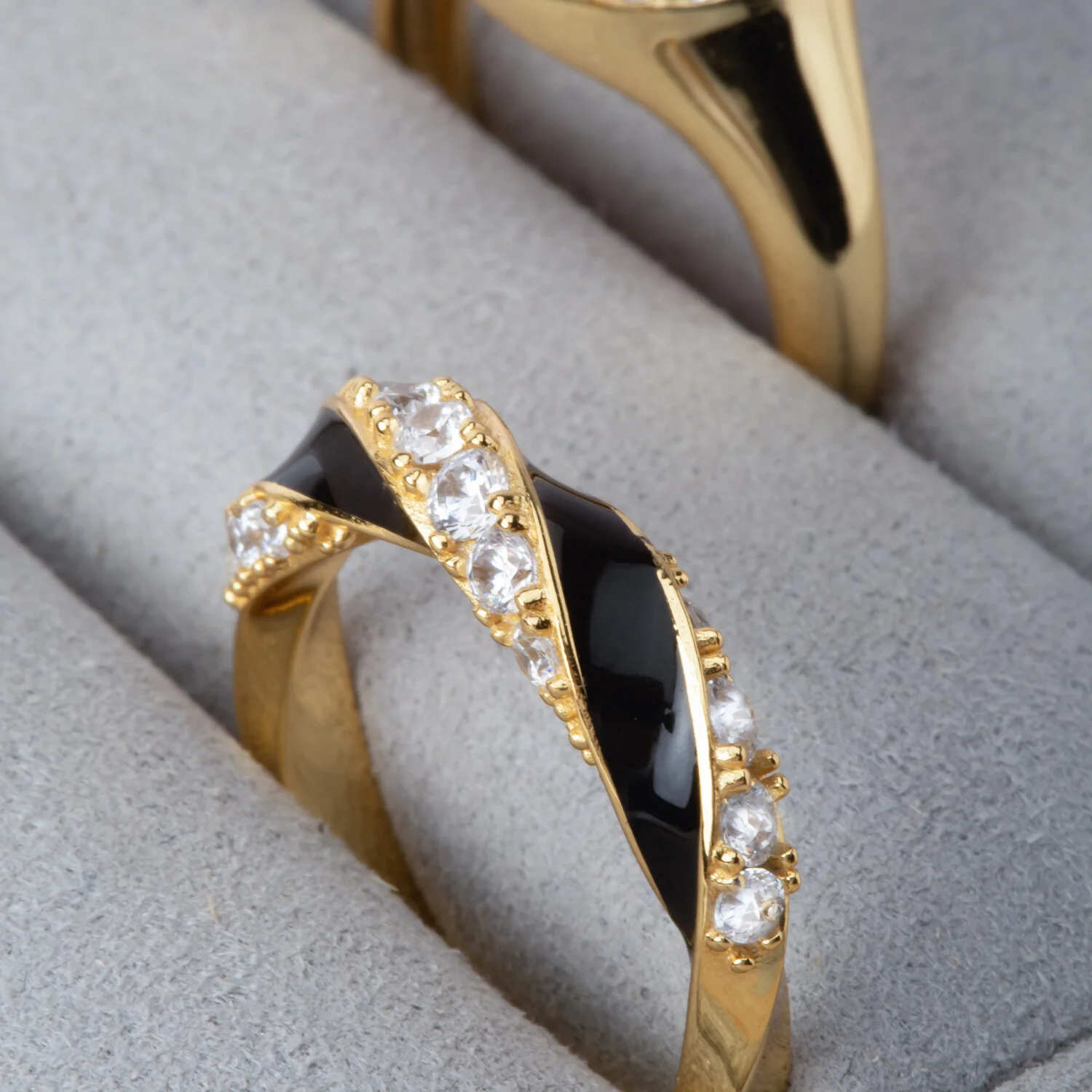 Ring Ferrara - Image 9